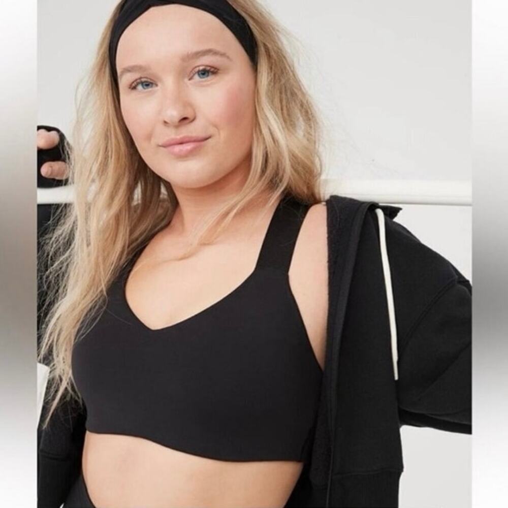 Aerie Black Seamless V Neck Sports Bra Twist Back Medium Low Impact